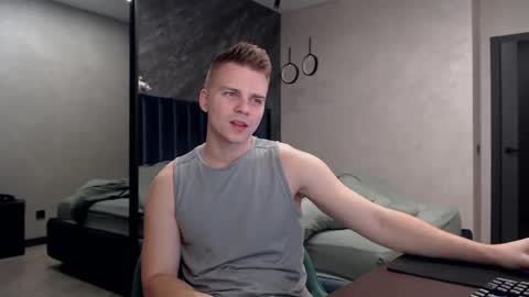 Snapshot of pretty_sweety chatting on November 21, 2025, 6:28 pm Justin online show from November 21, 2025, 6:28 pm