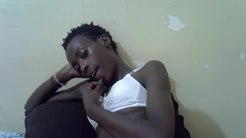 Snapshot of pretty_vee001 chatting on February 12, 2026, 7:31 pm Vee online show from February 12, 2026, 7:31 pm