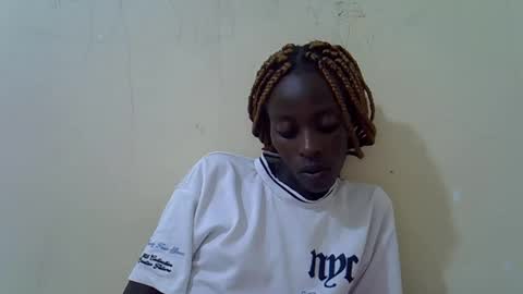 Snapshot of pretty_vee001 chatting on February 17, 2026, 6:03 pm Vee online show from February 17, 2026, 6:03 pm