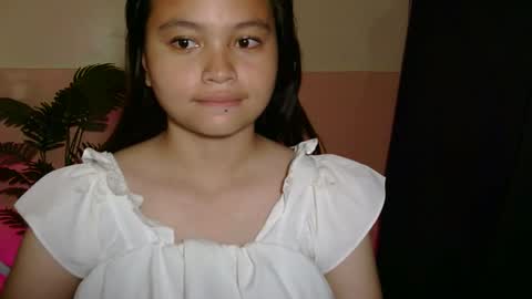 Snapshot of pretty_yanaah16 chatting on March 16, 2026, 2:50 am pretty_yanaah16 online show from March 16, 2026, 2:50 am