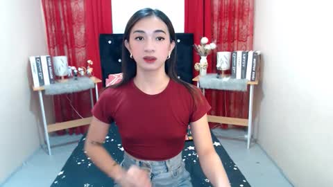 prettyakhira online show from November 18, 2025, 8:19 am