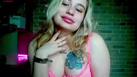 Snapshot of prettyaliceee chatting on January 8, 2025, 6:41 am Alice online show from January 8, 2025, 6:41 am