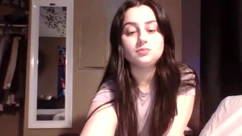 prettybaby22 online show from November 16, 2025, 4:07 am