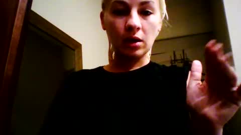 Snapshot of prettybabypetite chatting on November 16, 2025, 5:35 am Missy Jack online show from November 16, 2025, 5:35 am