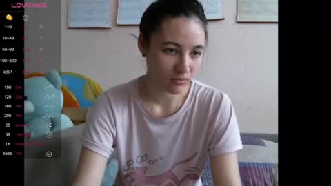 Snapshot of prettybella_7 chatting on December 17, 2024, 10:34 am Bella online show from December 17, 2024, 10:34 am