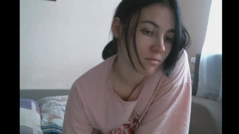 Snapshot of prettybella_7 chatting on January 3, 2025, 8:10 am Bella online show from January 3, 2025, 8:10 am