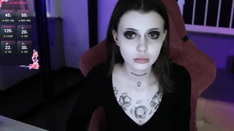 Violet online show from October 24, 2025, 11:12 pm