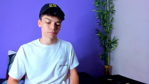 Enzo  Denis online show from January 15, 2025, 4:15 am