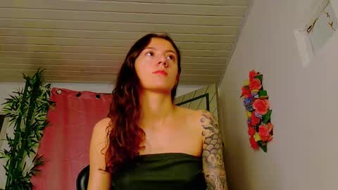 Snapshot of prettybunnies08 chatting on February 4, 2026, 2:39 am Enzo Denis online show from February 4, 2026, 2:39 am