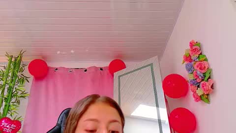 Snapshot of prettybunnies08 chatting on February 15, 2026, 4:14 pm Enzo Denis online show from February 15, 2026, 4:14 pm