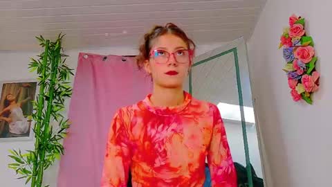 Snapshot of prettybunnies08 chatting on February 23, 2026, 10:07 pm Enzo Denis online show from February 23, 2026, 10:07 pm