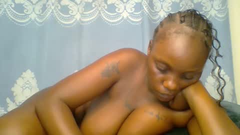 Snapshot of prettydarkskin002 chatting on January 13, 2026, 10:15 pm SHANIA online show from January 13, 2026, 10:15 pm