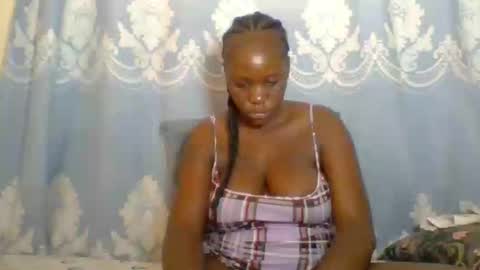 Snapshot of prettydarkskin002 chatting on February 5, 2026, 7:35 am SHANIA online show from February 5, 2026, 7:35 am