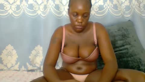 Snapshot of prettydarkskin002 chatting on February 8, 2026, 10:18 am SHANIA online show from February 8, 2026, 10:18 am
