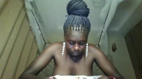 prettydulce online show from February 12, 2026, 1:33 am