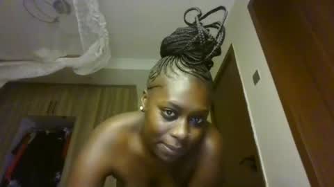 prettydulce online show from July 12, 2026, 3:03 pm