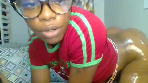 Snapshot of prettyela chatting on February 14, 2026, 12:29 am PrettyEla online show from February 14, 2026, 12:29 am