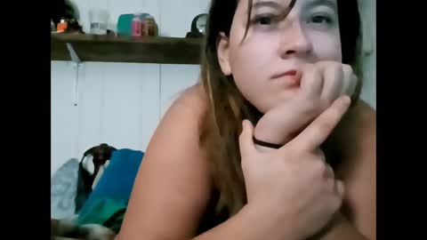 Snapshot of prettyestrella chatting on September 25, 2025, 1:59 pm Pretty Estrella online show from September 25, 2025, 1:59 pm