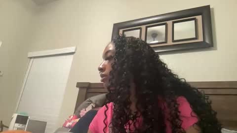 prettyfacefemale online show from March 12, 2026, 4:18 am