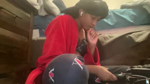 prettyfacefemale online show from April 22, 2026, 6:53 pm