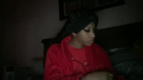 prettyfacefemale online show from May 5, 2026, 10:01 am