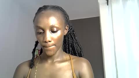 Snapshot of prettygee21 chatting on March 3, 2026, 7:47 am Pretty darkskin doll online show from March 3, 2026, 7:47 am