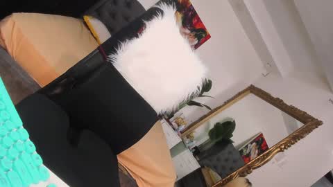 prettyjuliax online show from January 19, 2025, 1:53 am