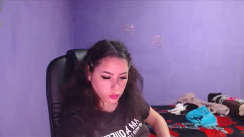 Snapshot of prettyjulliette chatting on December 20, 2024, 3:31 pm prettyjulliette online show from December 20, 2024, 3:31 pm