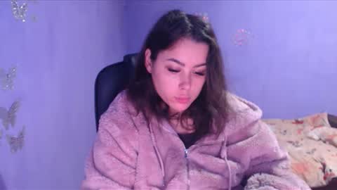 Snapshot of prettyjulliette chatting on January 3, 2025, 2:08 pm prettyjulliette online show from January 3, 2025, 2:08 pm