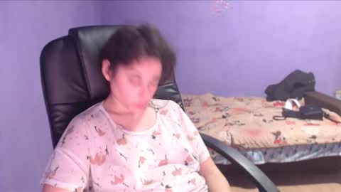 Snapshot of prettyjulliette chatting on January 24, 2025, 6:46 pm prettyjulliette online show from January 24, 2025, 6:46 pm