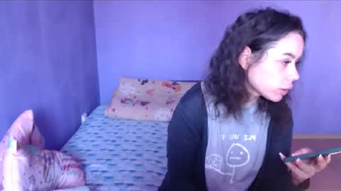 Snapshot of prettyjulliette chatting on March 5, 2025, 12:00 pm prettyjulliette online show from March 5, 2025, 12:00 pm