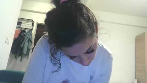 prettyjulliette online show from November 16, 2025, 4:45 pm