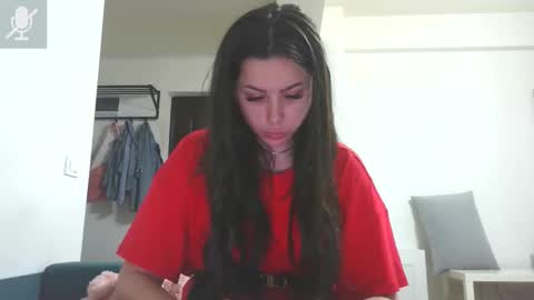 prettyjulliette online show from April 29, 2026, 8:04 pm
