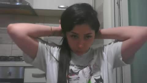 prettyjulliette online show from May 9, 2026, 12:21 pm