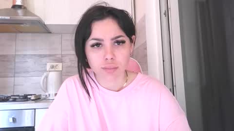prettyjulliette online show from May 20, 2026, 10:32 am