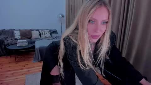 Eva online show from January 11, 2026, 10:26 pm