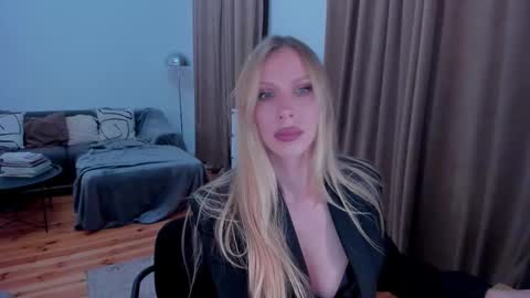 Eva online show from January 19, 2026, 1:53 am