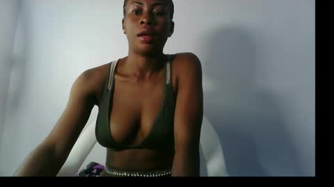 evelyn online show from October 11, 2025, 6:56 am