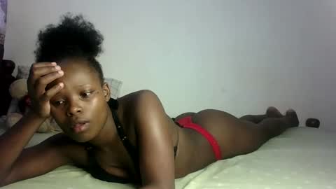 Snapshot of prettymelly_ chatting on February 8, 2025, 7:15 am Melly online show from February 8, 2025, 7:15 am