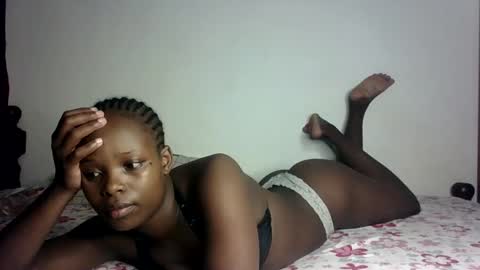 Snapshot of prettymelly_ chatting on February 16, 2025, 1:14 am Melly online show from February 16, 2025, 1:14 am