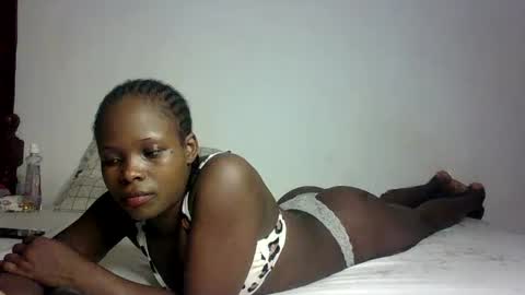 Snapshot of prettymelly_ chatting on February 24, 2025, 6:47 pm Melly online show from February 24, 2025, 6:47 pm