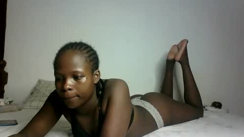 Snapshot of prettymelly_ chatting on February 25, 2025, 2:36 am Melly online show from February 25, 2025, 2:36 am
