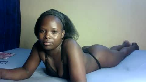 Snapshot of prettymelly_ chatting on October 3, 2025, 7:00 pm Melly online show from October 3, 2025, 7:00 pm