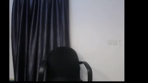 mia online show from November 18, 2025, 9:52 pm