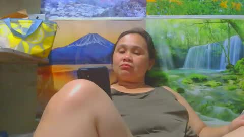 Snapshot of prettynhing chatting on November 25, 2025, 12:16 pm Nhing online show from November 25, 2025, 12:16 pm