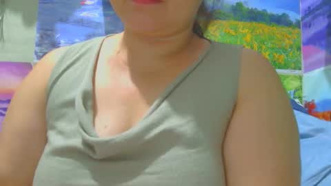 Snapshot of prettynhing chatting on February 19, 2026, 1:51 pm Nhing online show from February 19, 2026, 1:51 pm