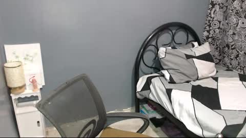 ashley online show from December 3, 2025, 4:53 am