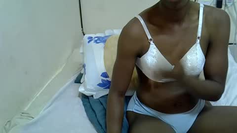 Pretty Queen online show from November 22, 2025, 9:52 am