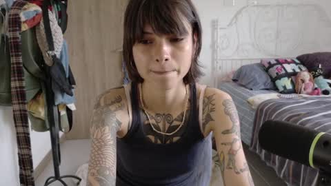 Snapshot of prettyrare chatting on April 6, 2026, 8:54 pm Juli online show from April 6, 2026, 8:54 pm