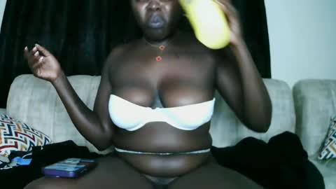 prettyreen online show from February 5, 2025, 3:09 pm